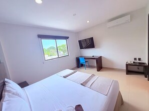Ferros/tábuas de passar roupa, Wi-Fi, roupa de cama
