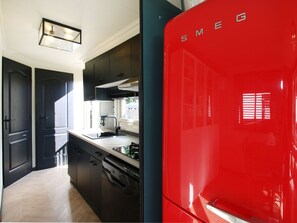 Fridge, dishwasher, cookware/dishes/utensils - KD 808 - Vakantiepark Kijkduin by Interhome ('s-Gravenhage)