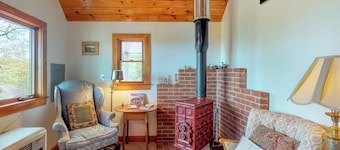 Beautiful hilltop home with deck & view of Penobscot Bay - near festivals & more