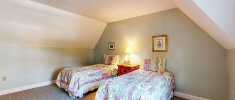 Iron/ironing board, free WiFi, bed sheets