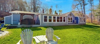 Gorgeous Waterfront Home on Westport Island with 2 Sunrooms