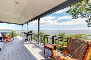 Property grounds - Delightful oceanfront home with amazing views, wrap-around deck & two fireplaces (Westport)