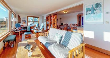 Stunning oceanfront cottage w/ private deck and Atlantic views
