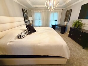 5 bedrooms, iron/ironing board, WiFi, bed sheets