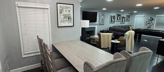 Poolside Escape: Pool-Jacuzzi-Pool Table-Sauna-Sleeps 16