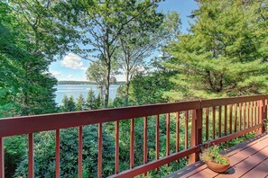 Property grounds - Beautiful hidden Waterfront Retreat with  Rocky Beach (East Boothbay)