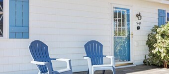 Dog-friendly home in great locale close to the ocean with yard, streaming, W/D