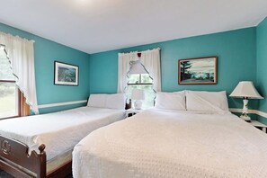 Desk, iron/ironing board, free WiFi, bed sheets