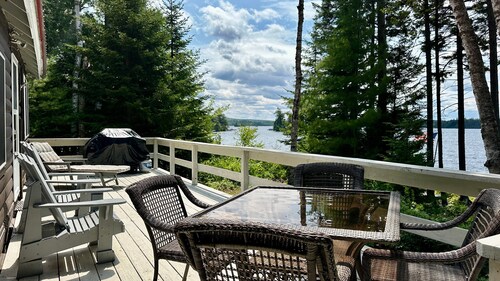 Dog-Friendly Lakefront Cabin with Full Kitchen, Firepit, Free WiFi, Great Views