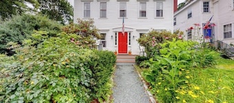 Friendly home with our separate condos & free WiFi in the heart of downtown