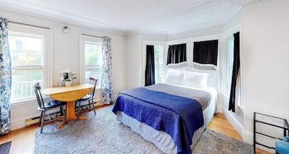 Friendly home with our separate condos & free WiFi in the heart of downtown