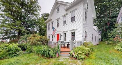 Friendly home with our separate condos & free WiFi in the heart of downtown