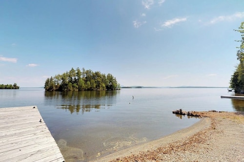Moosehead Memories - Quiet Dog-Friendly, Dock, & Firepit