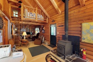 Interior - Dog-Friendly Lakefront Log Cabin with Peaceful Atmosphere, Dock & Boat Launch (Rockwood)