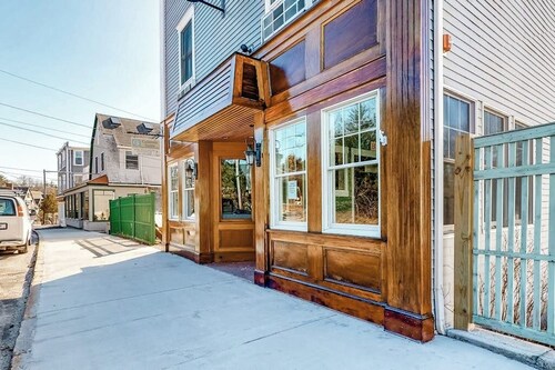 Comfortable Suite in Downtown Northeast Harbor w/ WiFi & AC - Walk to the Water