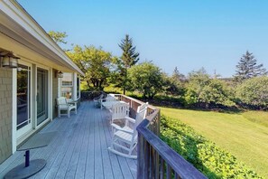 Terrace/patio - Dog-friendly bayfront home close to Rockland with water view - snowbirds welcome (St. George)