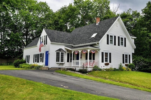 Historic Home w/ Gas Fireplace, Fast WiFi, & Private W/D - Snowbird-Friendly