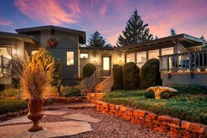 Exterior detail - 3 King Suites Walk to Uptown Views & Trails (Sedona)