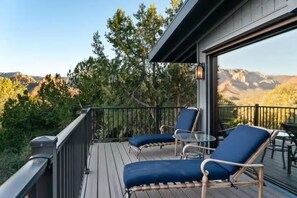 Property grounds - 3 King Suites Walk to Uptown Views & Trails (Sedona)