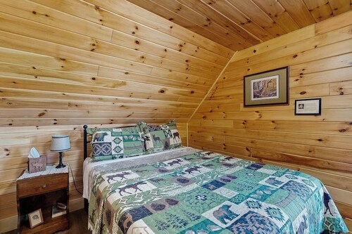 Lakeview Getaway - Trailer Parking, Walk to Ramp, Dogs Welcome & High-Speed WiFi