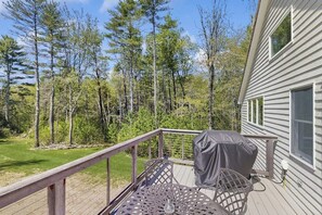 Outdoor dining - Modern farmhouse with deck, firepit, & balcony (Northport)
