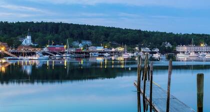 National Historic Landmark Home in Wiscasset Village w/ Complimentary Tour