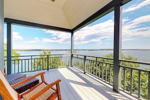 Property grounds - Delightful oceanfront home with amazing views, wrap-around deck & two fireplaces (Westport)