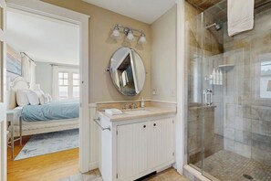 Shower, hair dryer, towels - Oceanfront home incredible ocean views, deck & location (Boothbay)