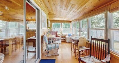 Lakefront, cabin-inspired home with firepit, grill, & screened porch, Wifi