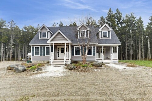 Secluded Dog-Friendly Getaway w/ Free WiFi, Private Washer/Dryer, Furnished Deck