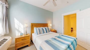 Iron/ironing board, free WiFi, bed sheets