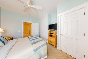 Iron/ironing board, free WiFi, bed sheets - Two Neighboring Suites, Each w/ WiFi, Two TVs, and Central AC - Near Acadia (Northeast Harbor)
