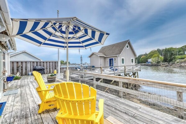 Terrace/patio - Oceanfront Cottage & Studio on Mill Cove w/ Water Views, Deck - Walk Downtown (Boothbay Harbor)