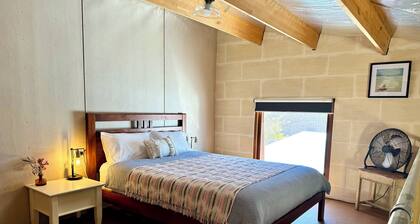 Quiet coastal getaway close to beach.