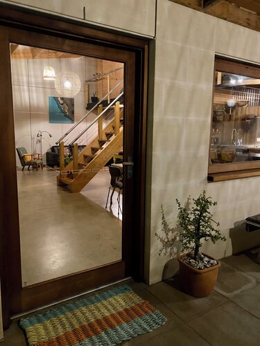 Quiet coastal getaway close to beach.