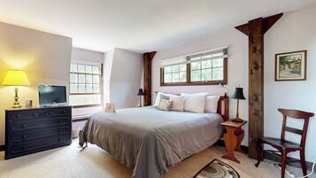 Desk, iron/ironing board, free WiFi, bed sheets
