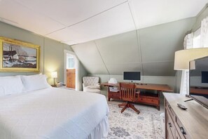Tabla de planchar con plancha, wifi gratis y ropa de cama 