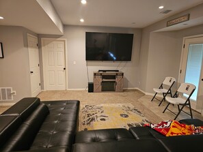 Living area - Lovely 5-bedroom house in Kansas City great location for the Fifa World Cup (Kansas City)