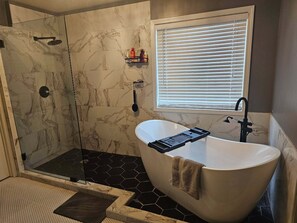 Bathroom - Lovely 5-bedroom house in Kansas City great location for the Fifa World Cup (Kansas City)