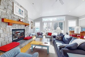 TV - Oceanfront two-story house with wraparound deck & gas grill - snowbird-friendly (St. George)