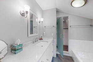 Shower, towels - Oceanfront two-story house with wraparound deck & gas grill - snowbird-friendly (St. George)