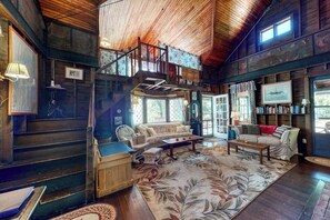 TV, fireplace, DVD player, video library - Spacious Waterfront Estate & Cabins W/ Porch, Fireplace, Kayaks & Free WiFi (Brunswick)