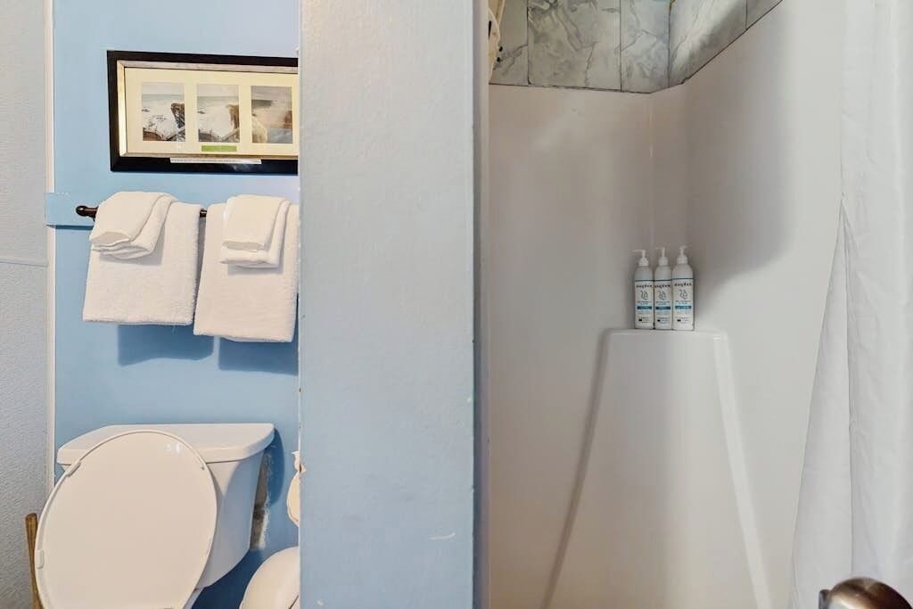 Shower, towels