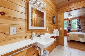 Douche, serviettes fournies