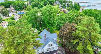 Beautiful home with Ping-Pong, fast WiFi & W/D - walk to dining