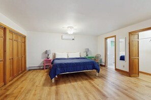 Free WiFi, bed sheets - Cute cottage with fast WiFi & full kitchen - 1 mile to downtown & next to Acadia (Bar Harbor)