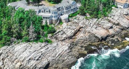 Spectacular oceanfront retreat with amazing views, sunroom & washer/dryer