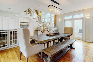 Dining - Spectacular oceanfront retreat with amazing views, sunroom & washer/dryer (Georgetown)