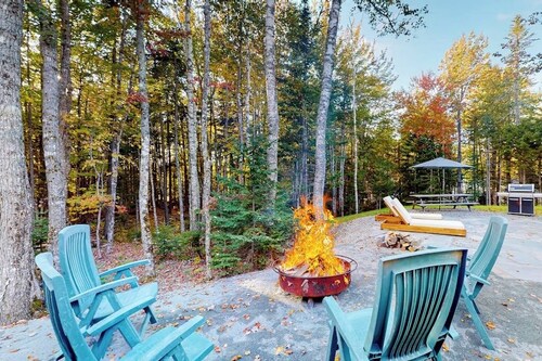 Contemporary retreat with grill, firepit, & patio - walk to beach