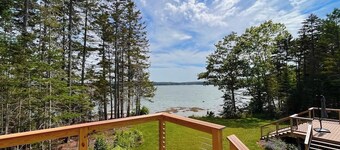 Newly-built waterfront home with fast WiFi, furnished deck, & washer/dryer